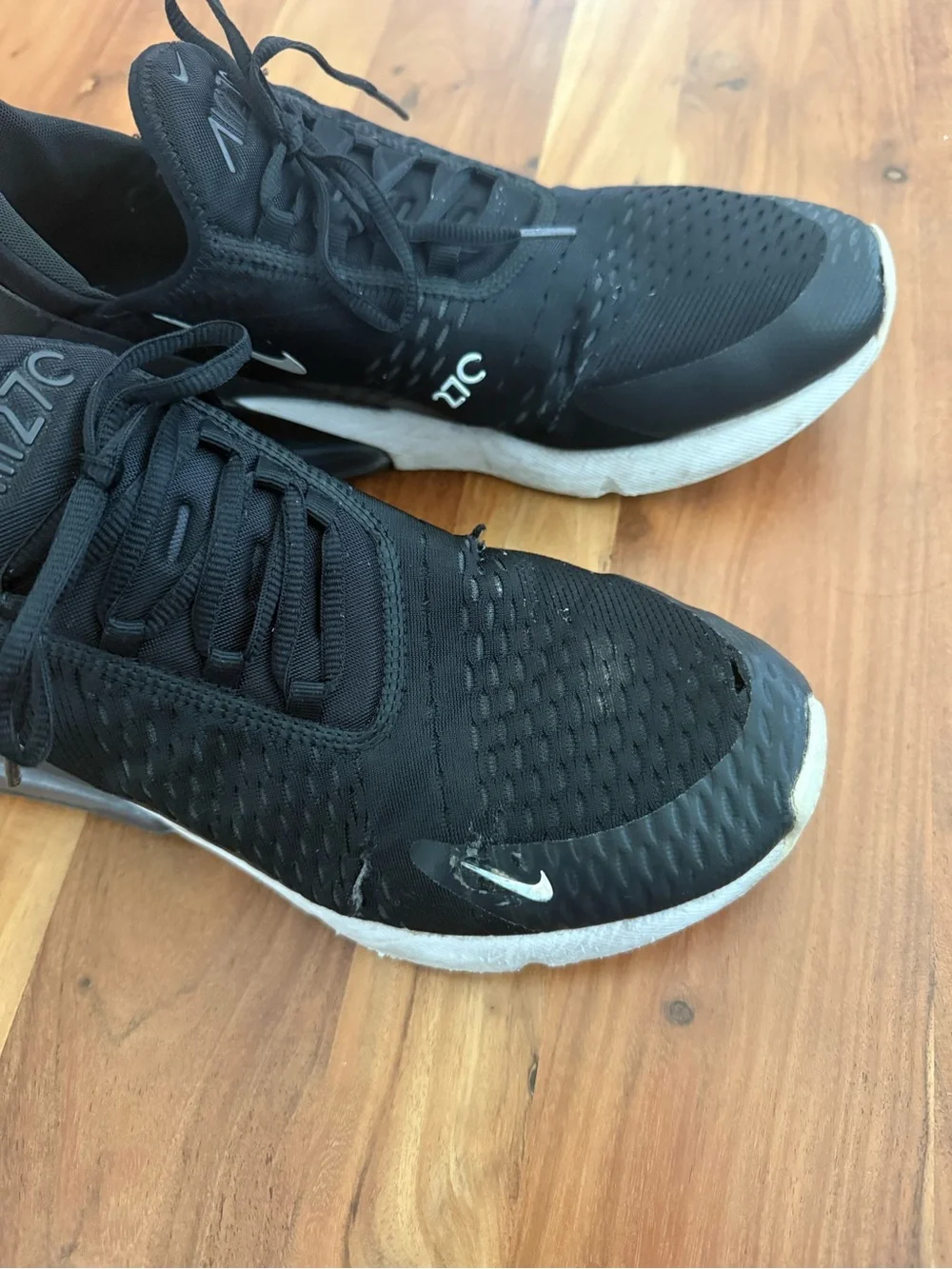 Nike Air Max 270 Men's Black/White Sneakers